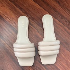 Aldo slides
